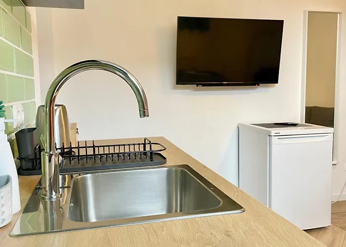 Seasons מלון דירות 3*