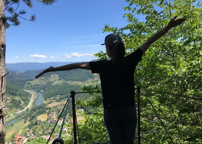 Seasons מלון דירות