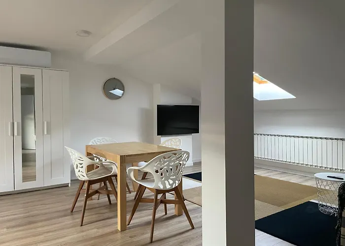 Seasons מלון דירות